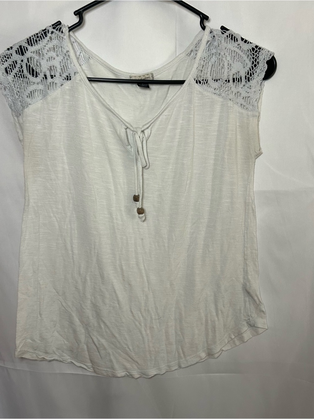 Eyeshadow White lace trim blouse with tie front detail, size S